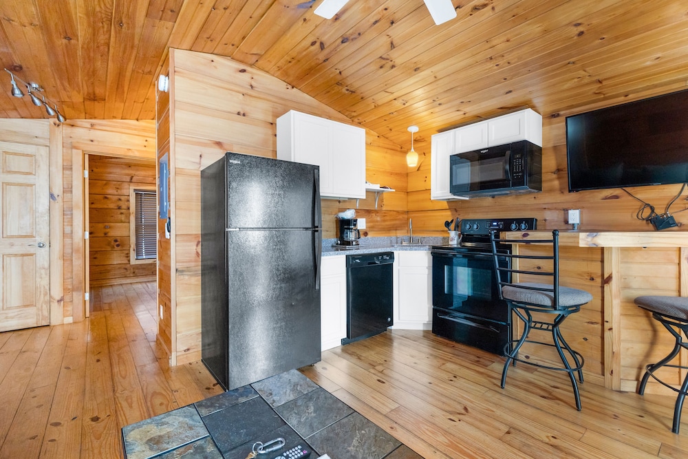 Premium Cabin, 1 Bedroom, Balcony, Lakeside photo 3