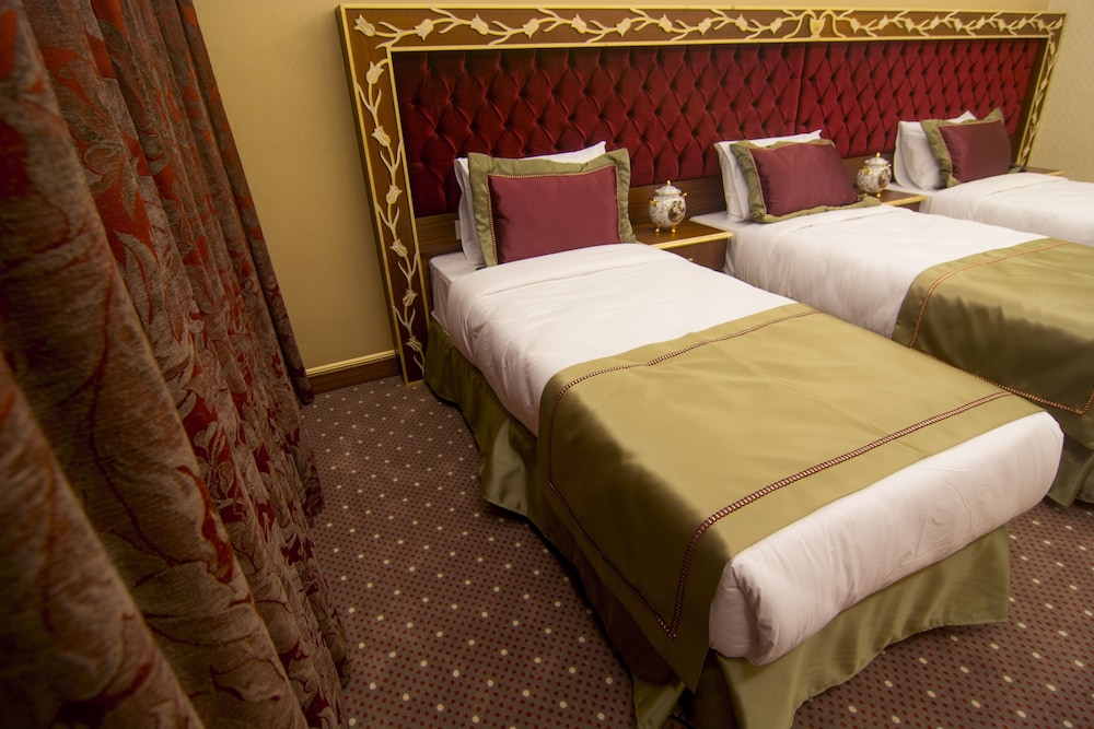 Standard Triple Room, 3 Twin Beds photo 2