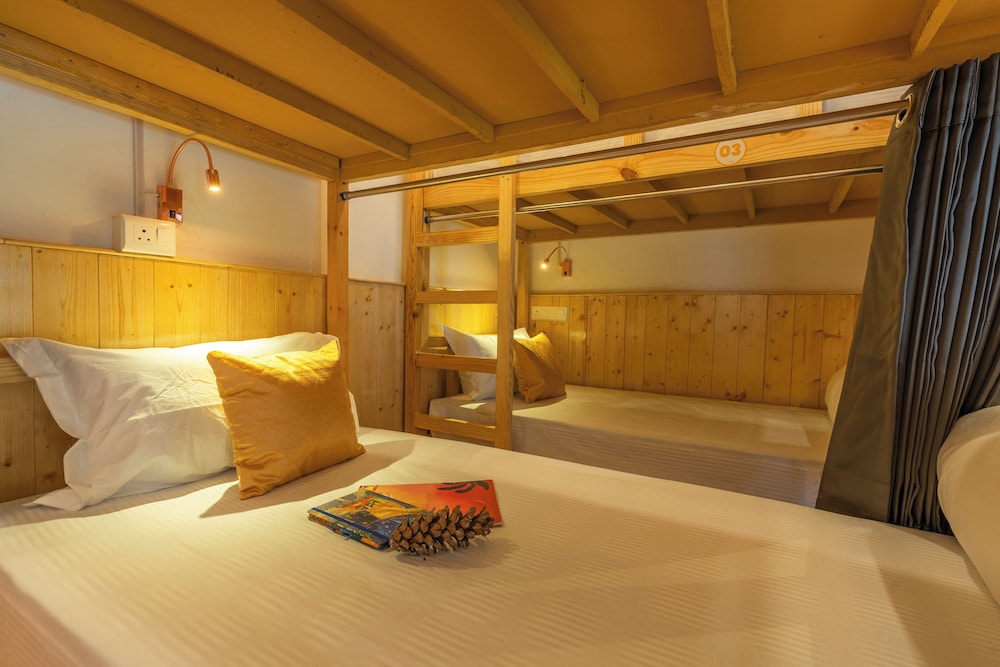Bed in 4 Bed Mixed Dormitory photo 2