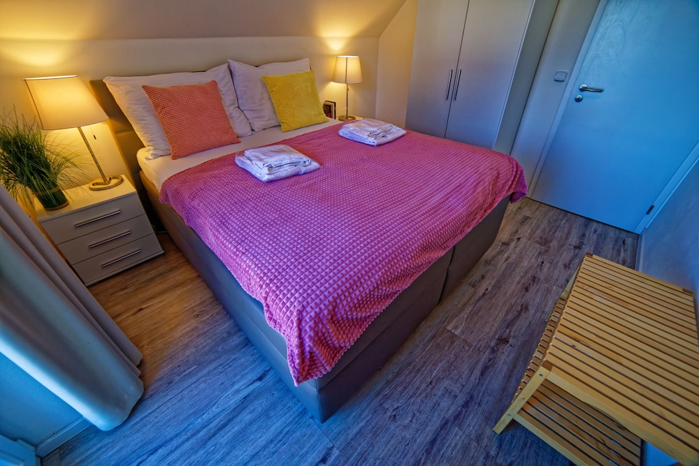 Deluxe House, 4 Bedrooms, Patio (HOUSE 13)