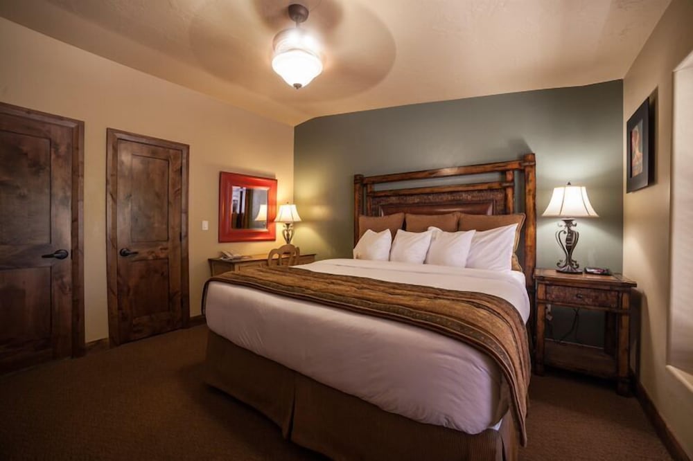 Classic Suite with Wall Bed photo 2