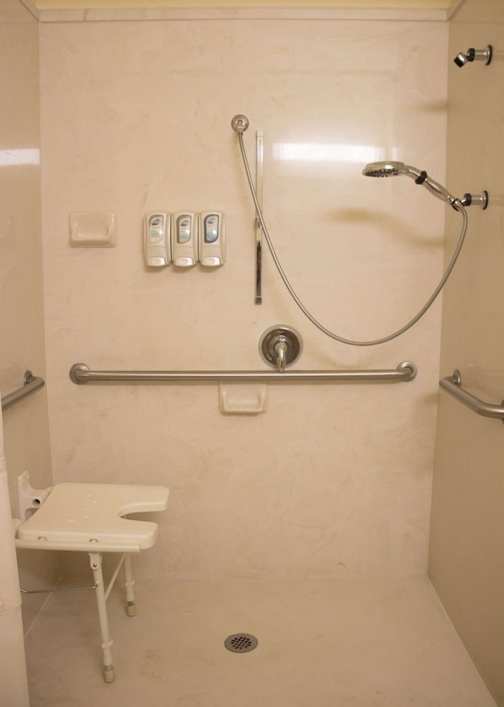Standard Room, 2 Queen Beds, Accessible, Non Smoking