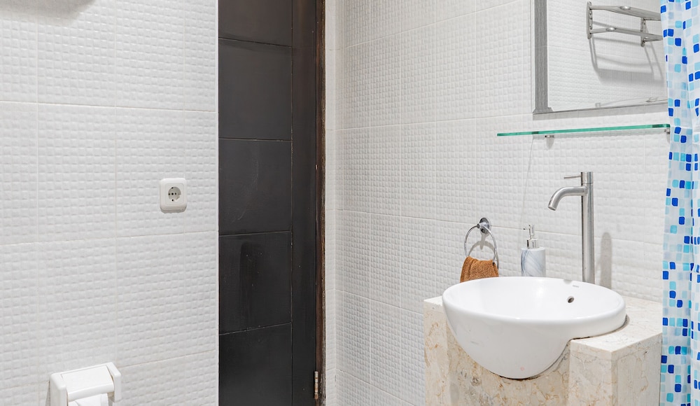Standard Suite - Photo 4