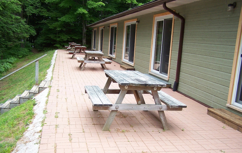 Standard Room, 2 Double Beds, Lake View photo 3