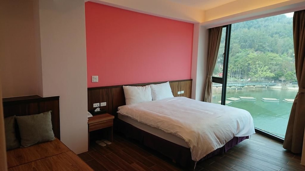 Standard Double Room, 1 Double Bed, Lake View photo 3