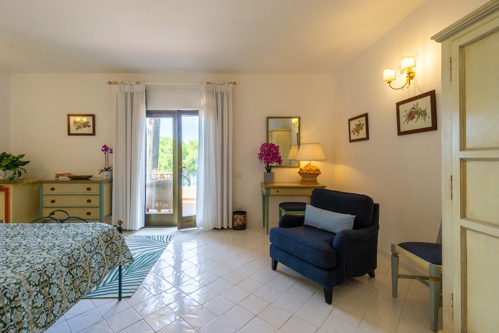 Garden Double room with sea view and terrace photo 1