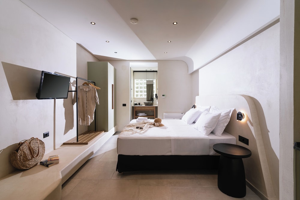 Deluxe Triple Room photo 2