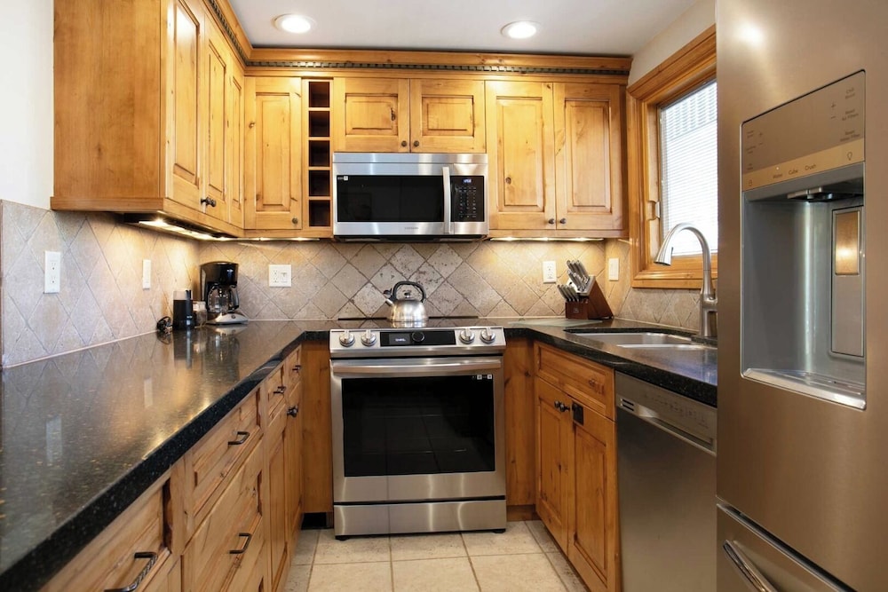 Condo, 3 Bedroom 3 Bathroom (Diamond)