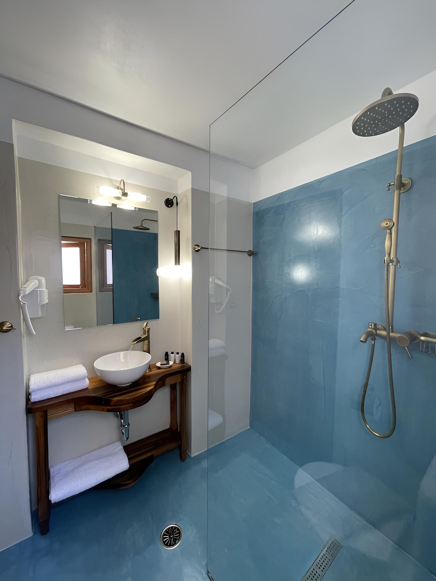 Deluxe Studio Suite - Photo 3