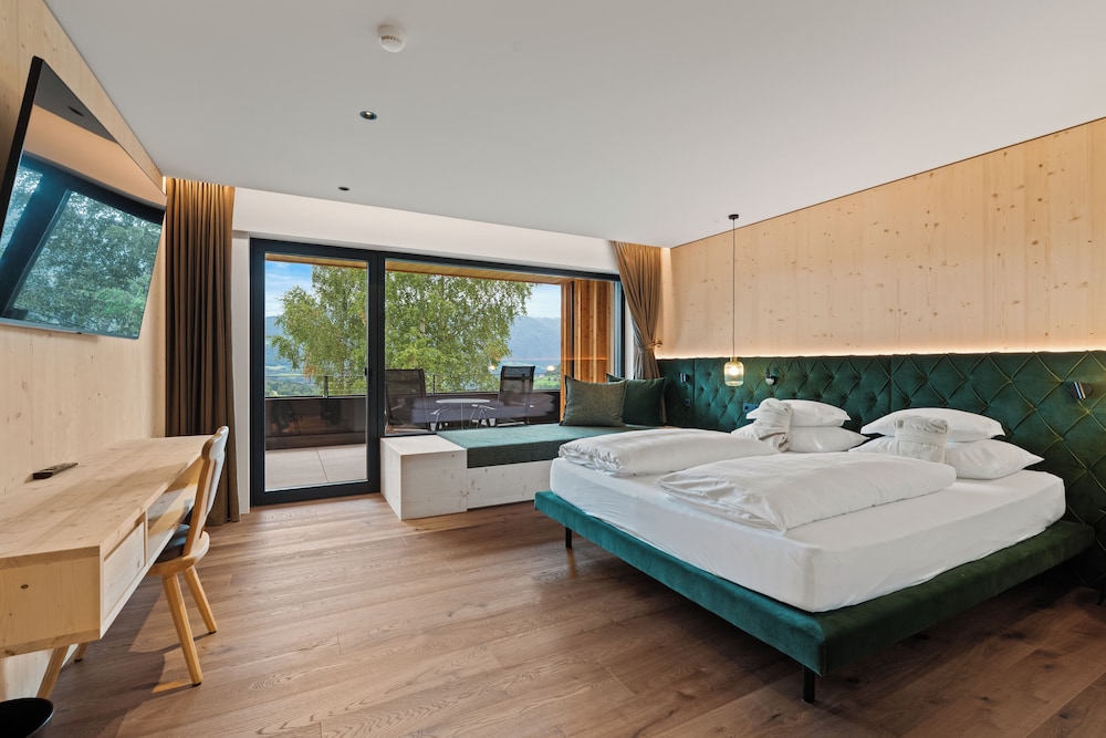 Deluxe Double Room, Balcony, Valley View