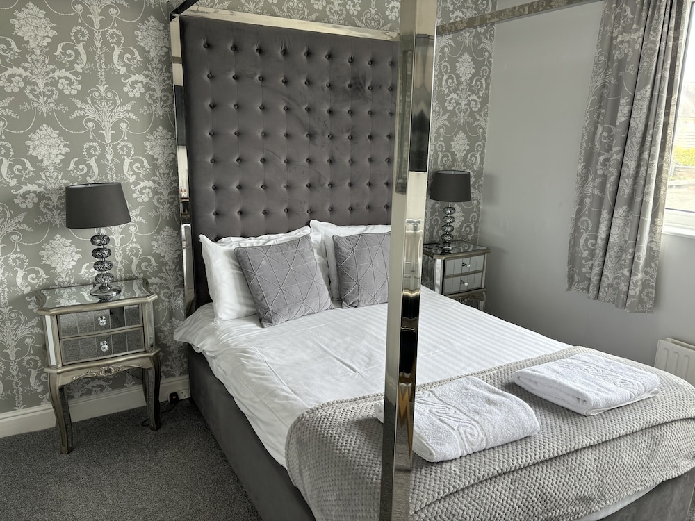 Double Room, Ensuite (Bridal) - Photo 3