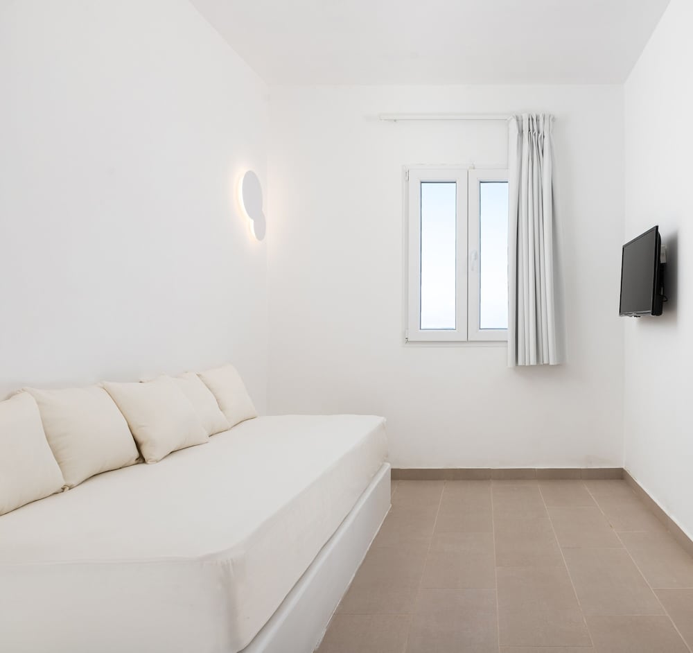 Junior Suite with Jacuzzi and sea view - Photo 1