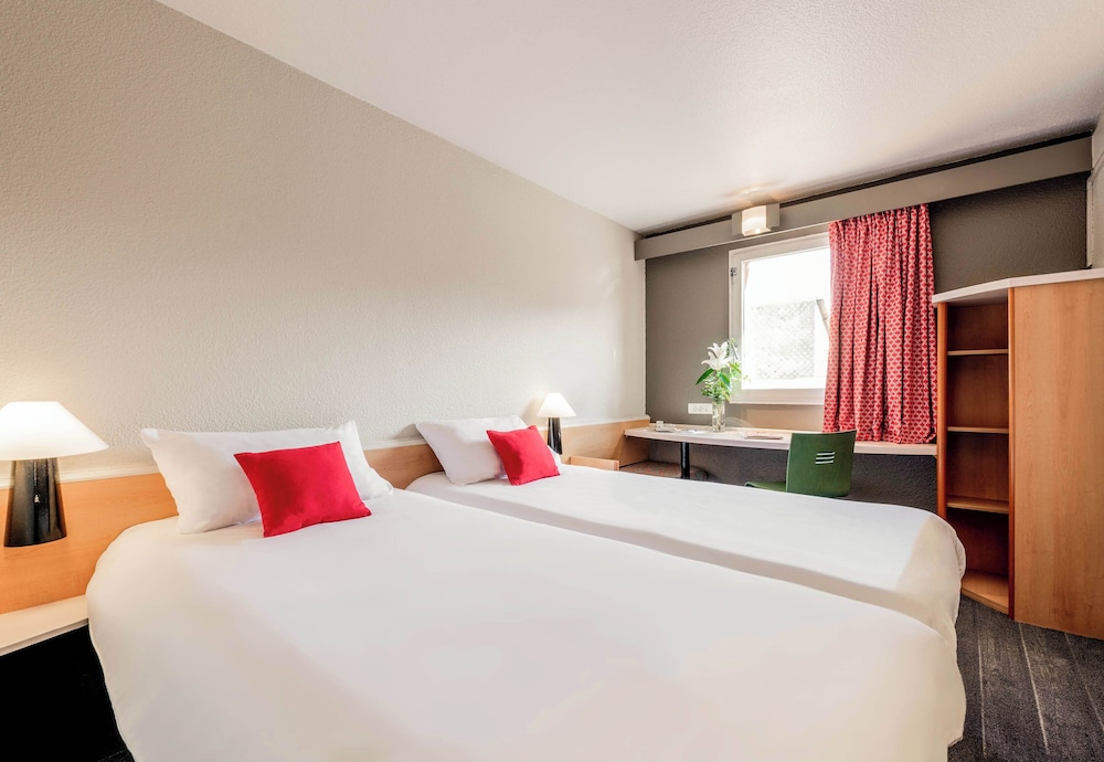 Standard Twin Room, Non Smoking - Photo 1