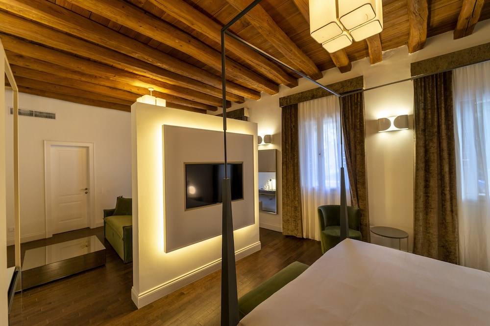 Family Studio Suite photo 3