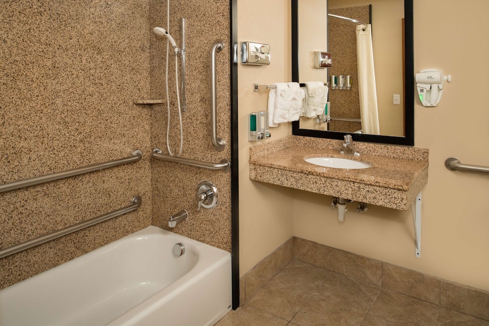 Standard Room, 2 Queen Beds, Accessible, Refrigerator & Microwave - Photo 2
