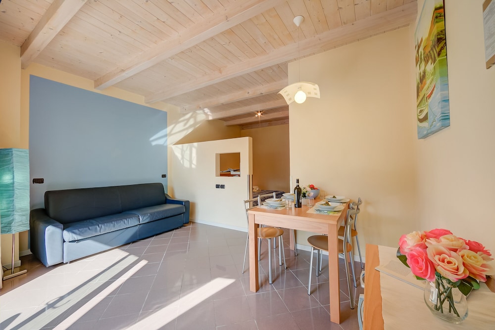Standard Apartment, 1 Bedroom (Blue Apartment Desenzano With Wifi)