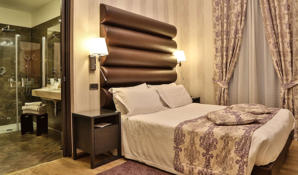 Deluxe Room, 1 Queen Bed - Photo 3