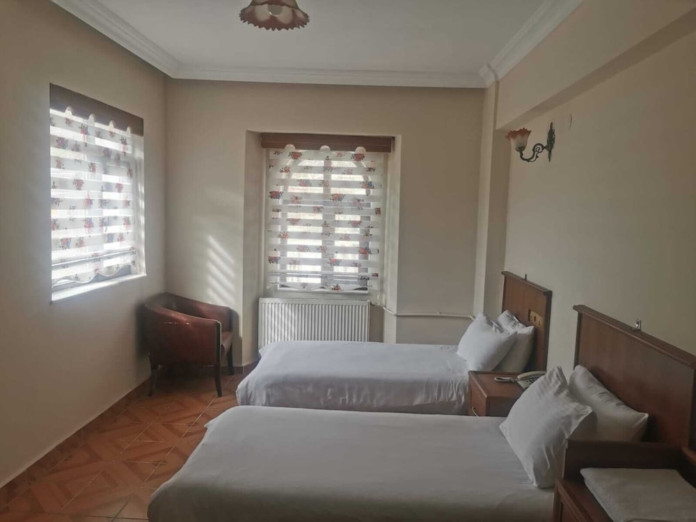 Economy Triple Room