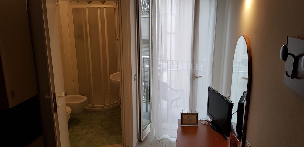 Junior Double Room, 1 Double or 2 Twin Beds - Photo 3