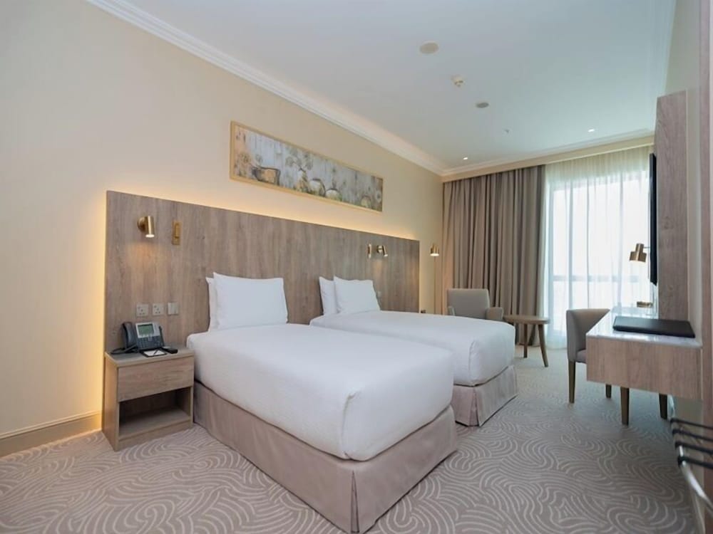 Superior Room, 2 Twin Beds (Partial Kaaba View) thumbnail 6