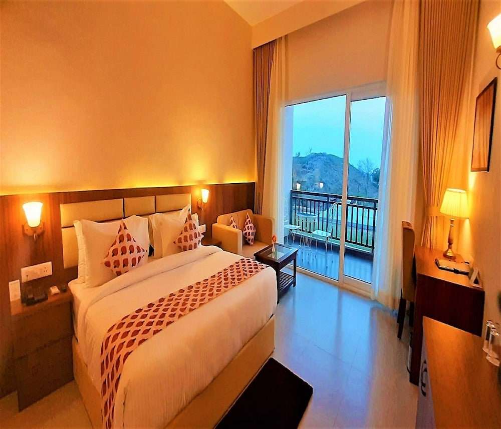Premium Room with Pool and Garden View - Photo 1