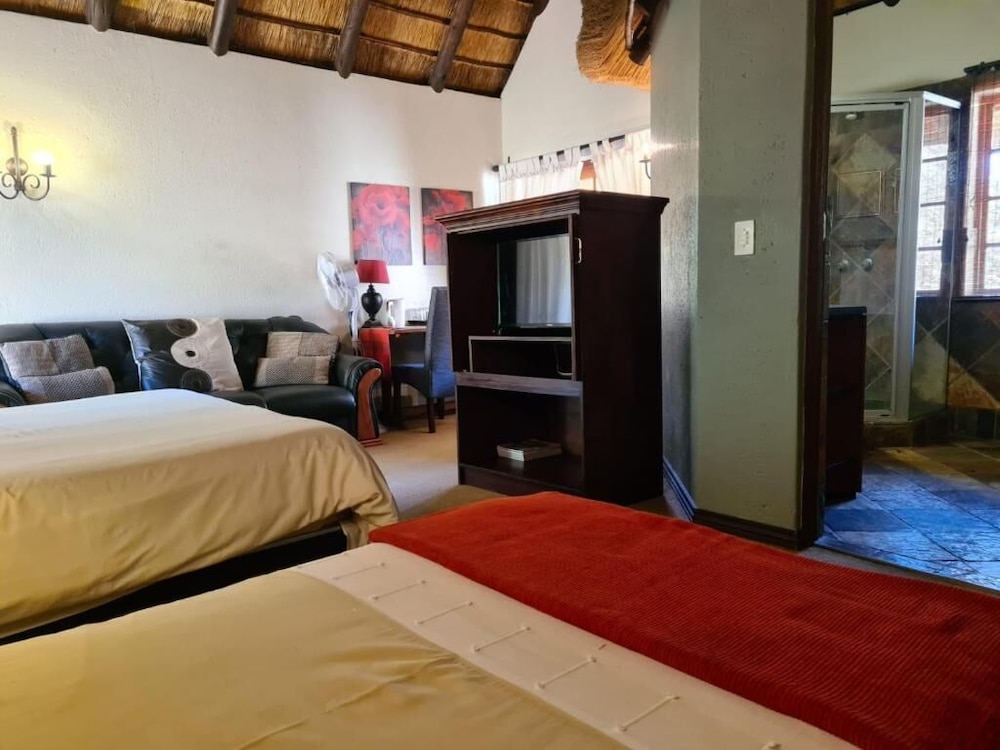 Executive Quadruple Room, Multiple Beds, Balcony, Garden View photo 3