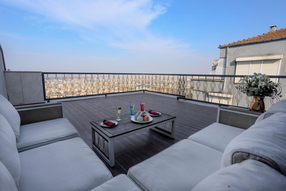Deluxe Suite