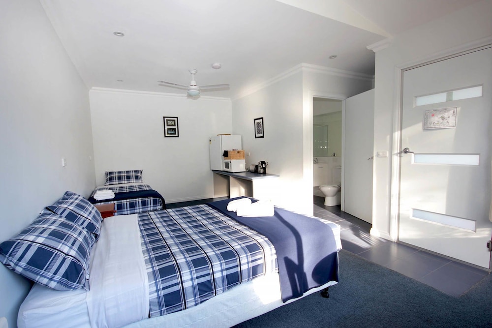 Motel Unit photo 1