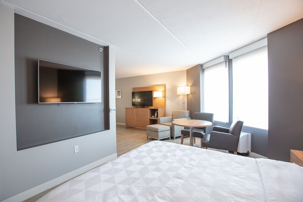 Standard Room, 2 Double Beds, Roll-in Shower (Mobility, Roll-In Shower) - Photo 4