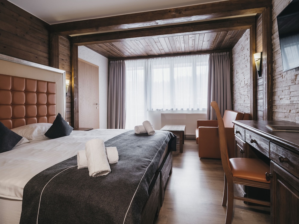 Standard Double Room, 1 Bedroom, Balcony, Mountain View