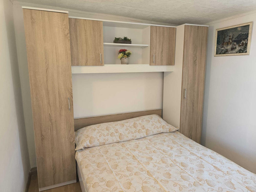 Apartment (One Bedroom Apartment with Balcony 3)