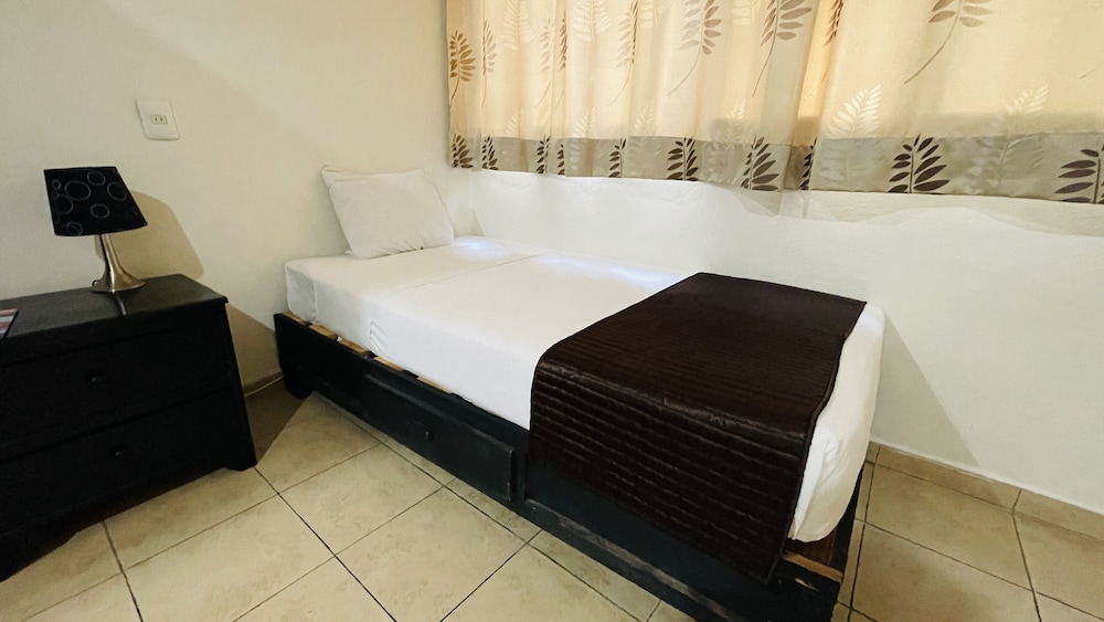Basic Quadruple Room - Photo 2