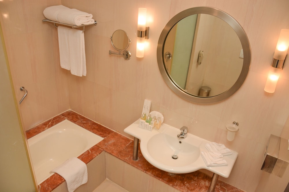 Junior Studio Suite, City View photo 3