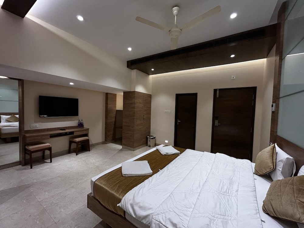 Premium Triple Room photo 3