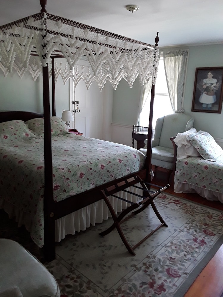 Deluxe Triple Room, 1 Bedroom, Private Bathroom photo 2