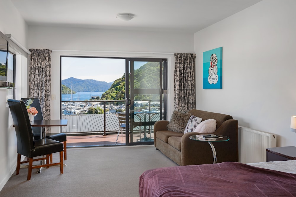 Panoramic Studio, Sea View
