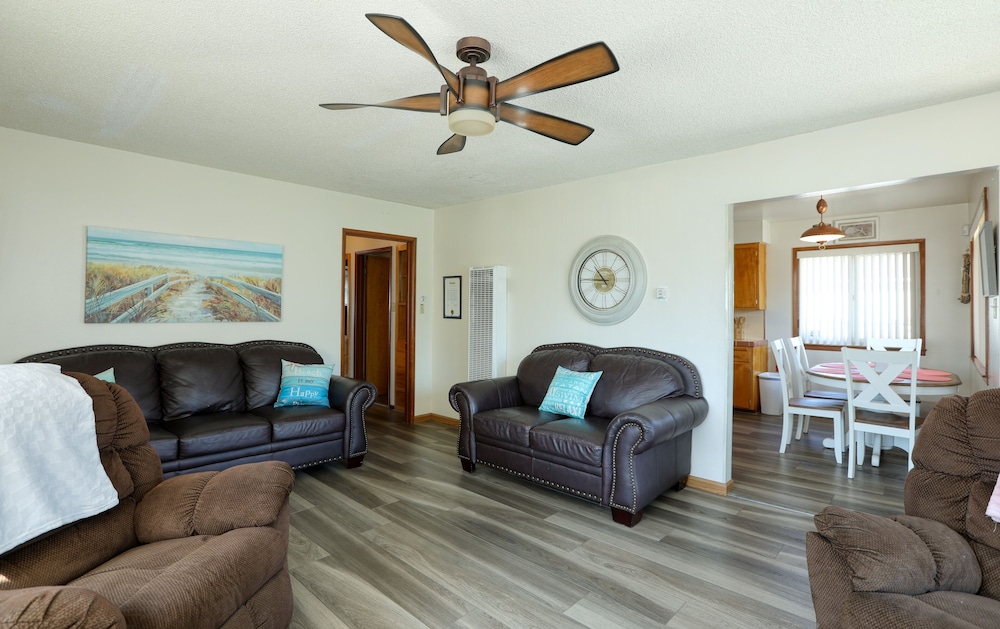 House, 2 Bedrooms photo 2