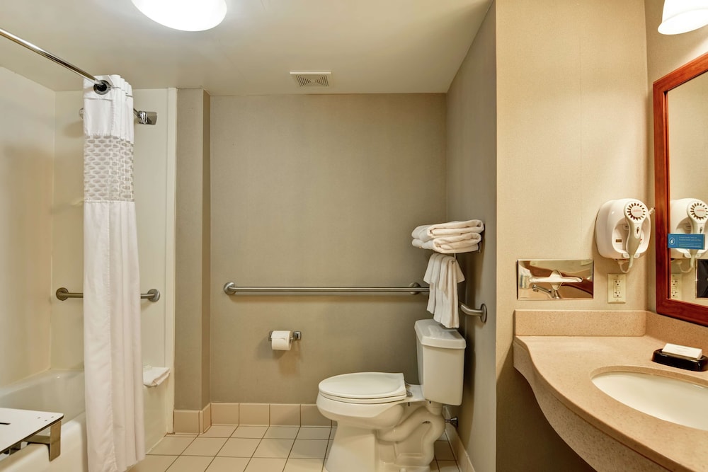 Room, 2 Queen Beds, Accessible, Non Smoking - Photo 4