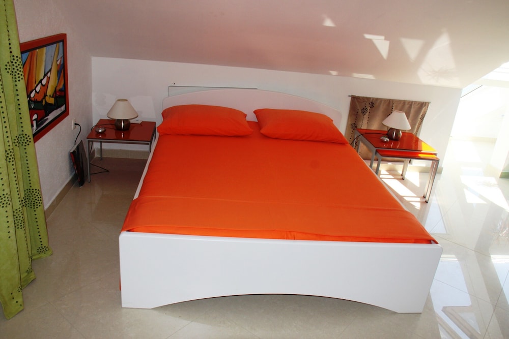 Studio (Studio Apartment With Terrace) photo 1