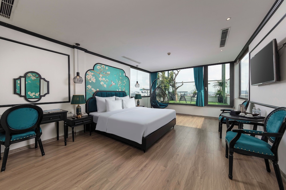 Junior Double Room, 1 King Bed, Balcony, Lake View
