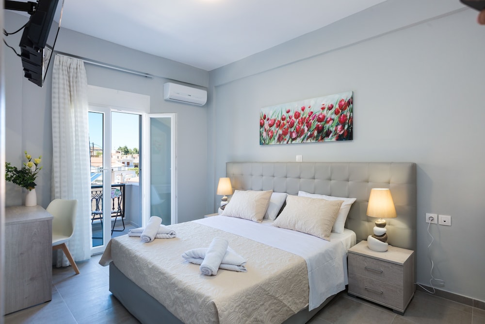 Deluxe Apartment, Partial Sea View photo 1