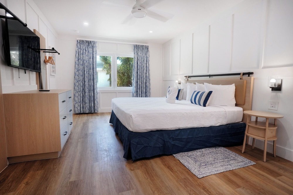 Offshore King, 2 Bedrooms(Family Suite, Not Pet Friendly) - Photo 4