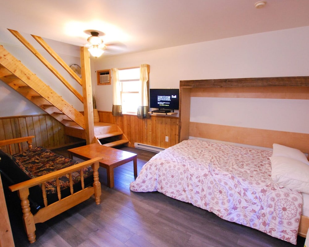 Superior Chalet, 1 Bedroom, Non Smoking, Kitchenette (Condo Chalet) photo 3