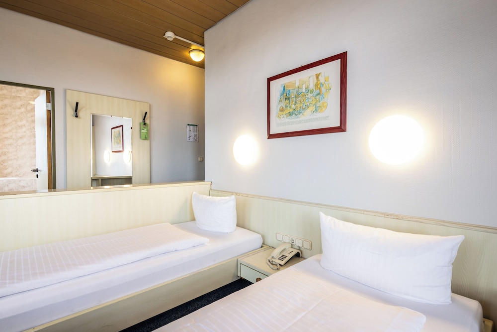 Standard Twin Room photo 1