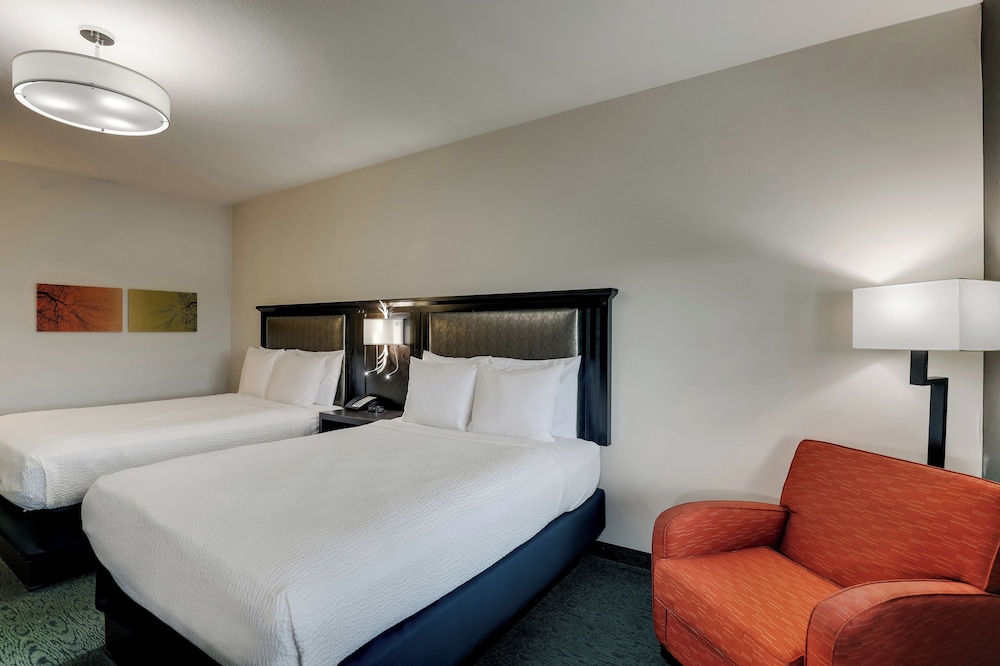 Deluxe Room, 2 Queen Beds photo 3