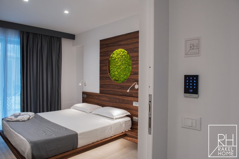 Deluxe Double Room, Balcony (Wasabi)