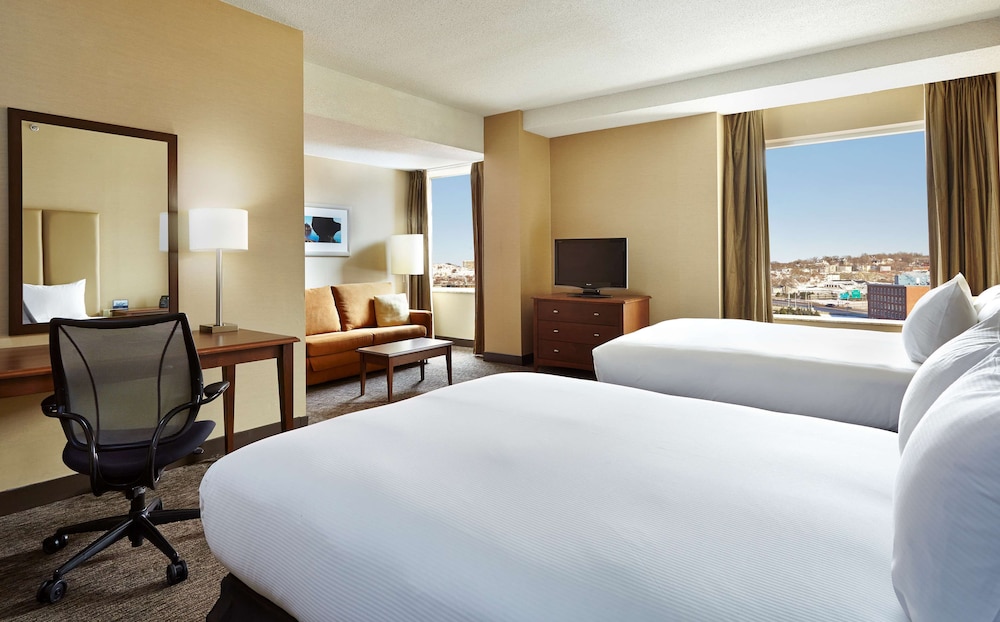 Junior Suite, 2 Queen Beds photo 3
