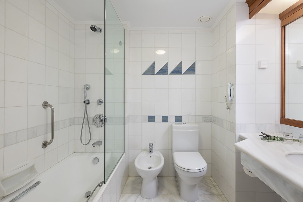Standard Room, 1 Bedroom, Partial Sea View photo 2