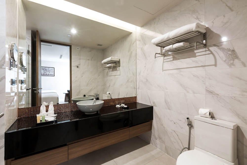 2 Bedroom Residence with Balcony photo 2
