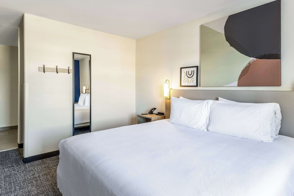 Room, 1 King Bed - Photo 10